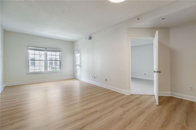 1075 Peachtree Walk NE A301, Atlanta, GA 30309