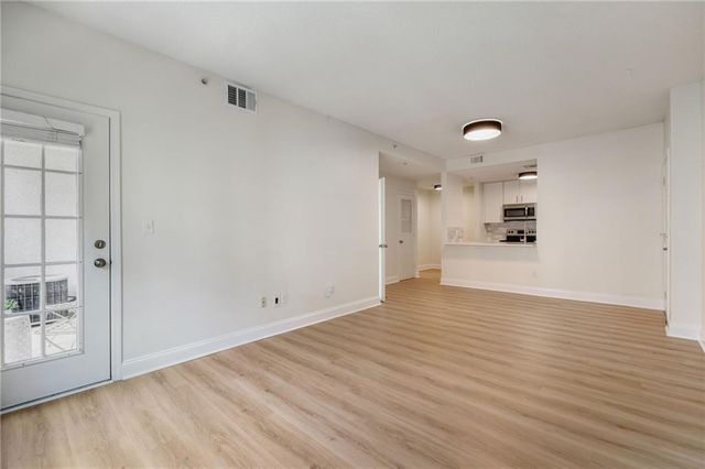 1075 Peachtree Walk NE A301, Atlanta, GA 30309