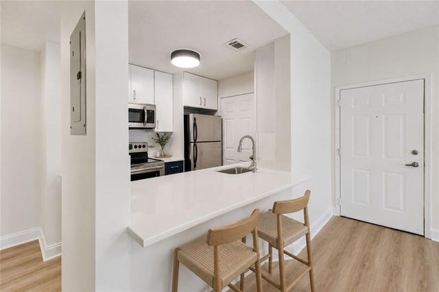 1075 Peachtree Walk NE A301, Atlanta, GA 30309