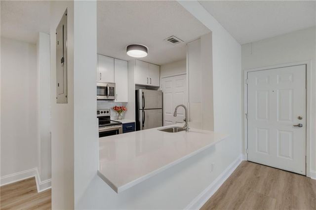 1075 Peachtree Walk NE A301, Atlanta, GA 30309