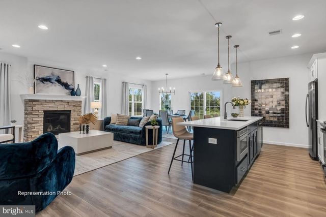 856 SHADOWBROOKE DR, Dover, PA 17315