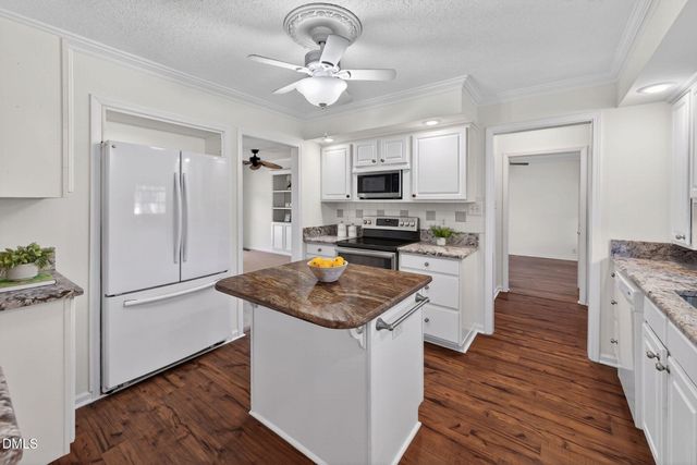 920 Laura Duncan Road, Apex, NC 27502