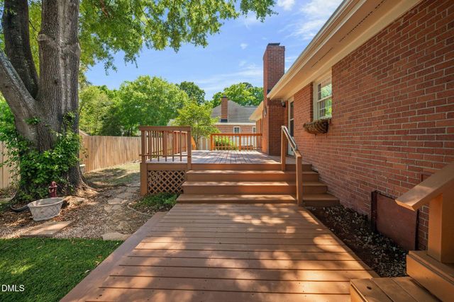 920 Laura Duncan Road, Apex, NC 27502