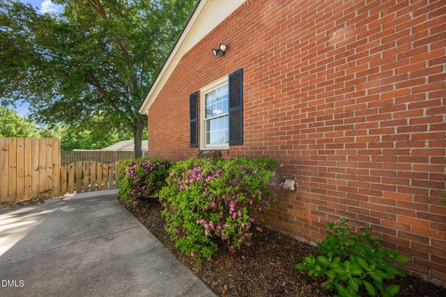 920 Laura Duncan Road, Apex, NC 27502