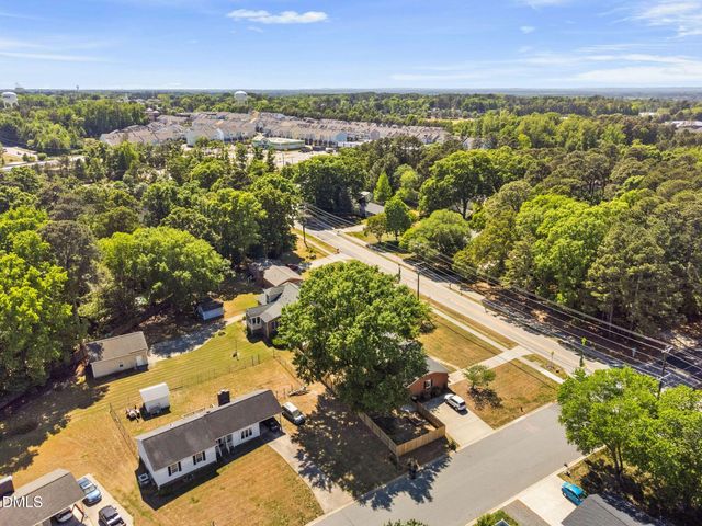 920 Laura Duncan Road, Apex, NC 27502