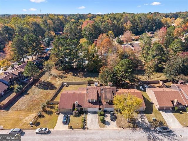 1609 BURNSTONE Drive, Stone Mountain, GA 30088