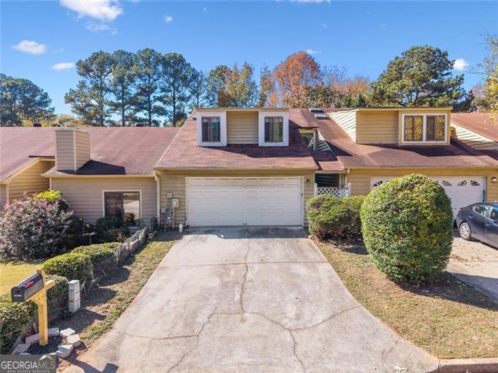 1609 BURNSTONE Drive, Stone Mountain, GA 30088