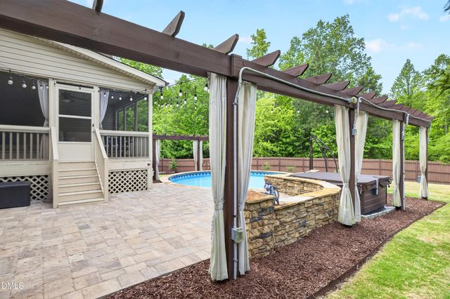 134 Chippenham Court, Clayton, NC 27520