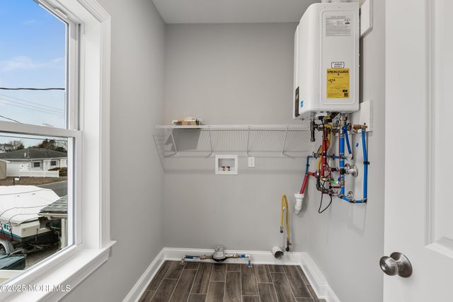 42 W Mohawk Drive, Little Egg Harbor, NJ 08087