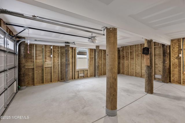 42 W Mohawk Drive, Little Egg Harbor, NJ 08087