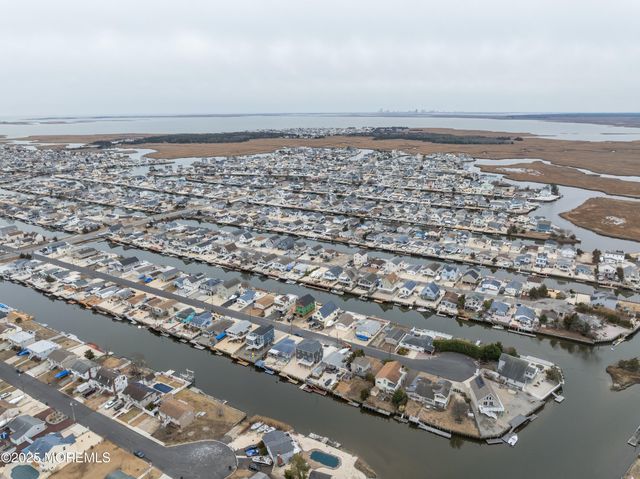 42 W Mohawk Drive, Little Egg Harbor, NJ 08087