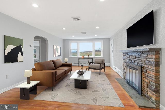 1576 BROADRUN RD, Downingtown, PA 19335