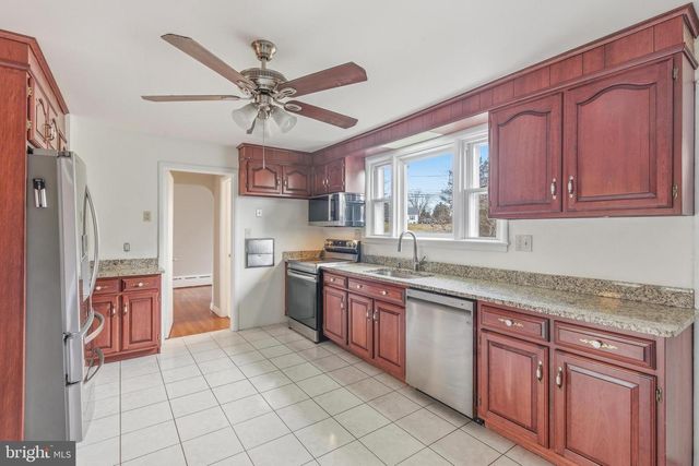 1576 BROADRUN RD, Downingtown, PA 19335