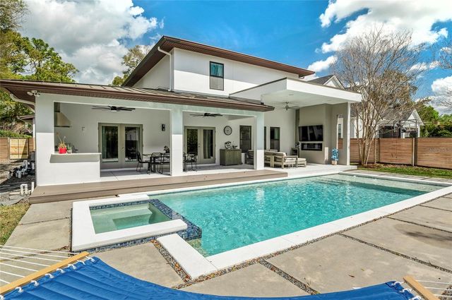 230 E ROCKWOOD WAY, Winter Park, FL 32789