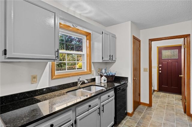 206 Lee Street, Jamestown, NC 27282