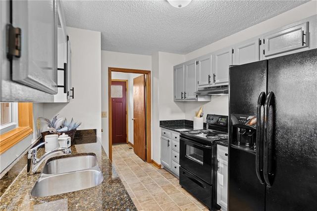 206 Lee Street, Jamestown, NC 27282