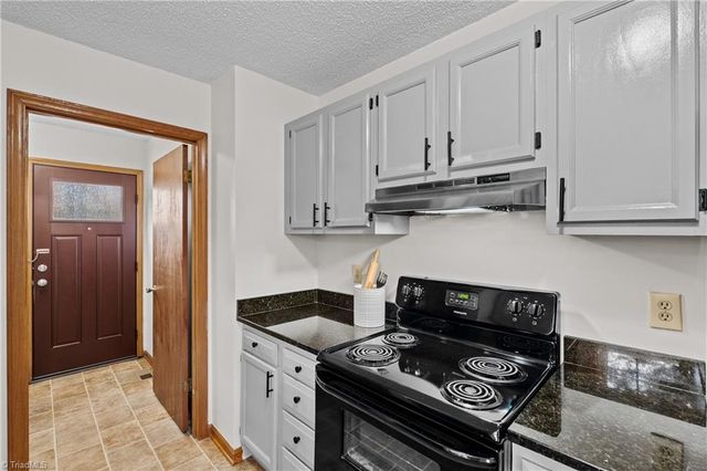 206 Lee Street, Jamestown, NC 27282