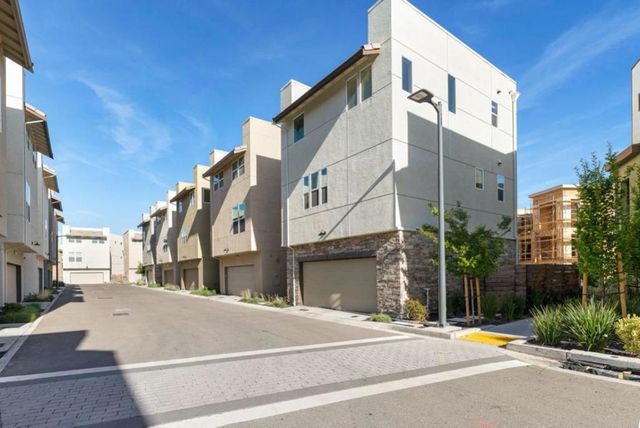 5806 Huntley Avenue, Dublin, CA 94568