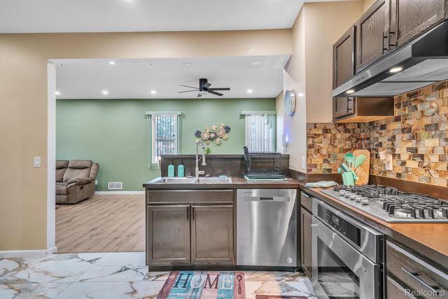 7416 Hanover Avenue, Detroit, MI 48206