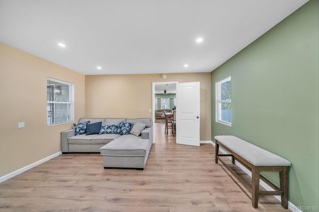 7416 Hanover Avenue, Detroit, MI 48206