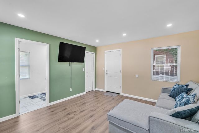 7416 Hanover Avenue, Detroit, MI 48206