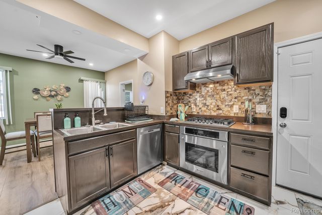 7416 Hanover Avenue, Detroit, MI 48206