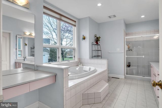 2004 MOUNTAIN PINE DR, Mechanicsburg, PA 17050
