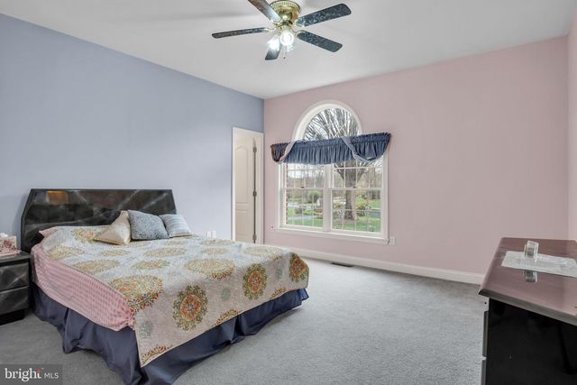2004 MOUNTAIN PINE DR, Mechanicsburg, PA 17050