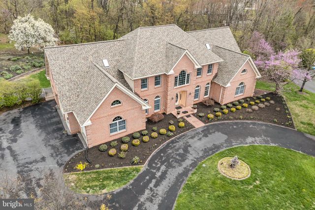 2004 MOUNTAIN PINE DR, Mechanicsburg, PA 17050