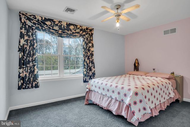 2004 MOUNTAIN PINE DR, Mechanicsburg, PA 17050
