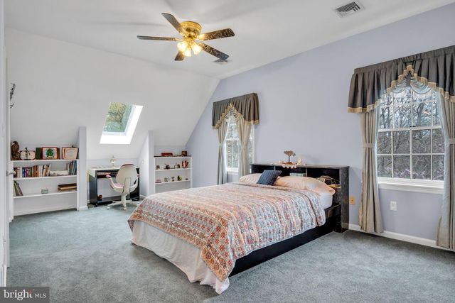 2004 MOUNTAIN PINE DR, Mechanicsburg, PA 17050