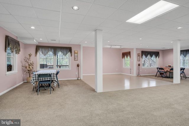 2004 MOUNTAIN PINE DR, Mechanicsburg, PA 17050