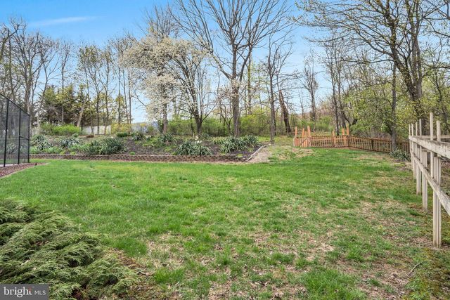 2004 MOUNTAIN PINE DR, Mechanicsburg, PA 17050