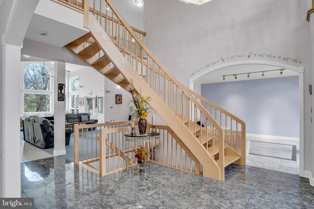2004 MOUNTAIN PINE DR, Mechanicsburg, PA 17050