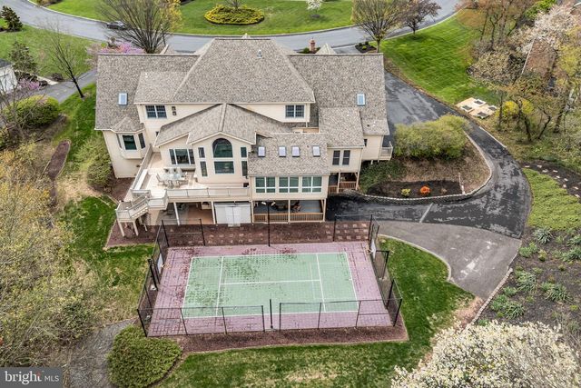 2004 MOUNTAIN PINE DR, Mechanicsburg, PA 17050