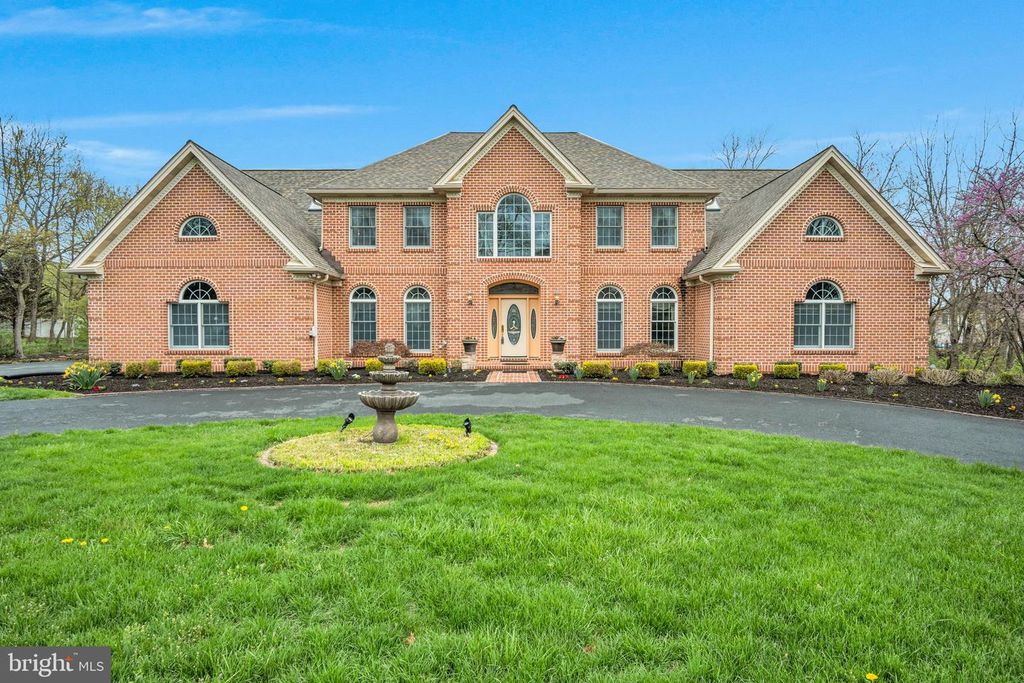 2004 MOUNTAIN PINE DR, Mechanicsburg, PA 17050
