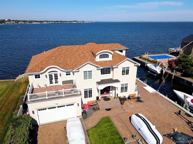 75 Yacht Club Road, Babylon, NY 11702
