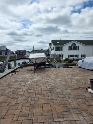 75 Yacht Club Road, Babylon, NY 11702