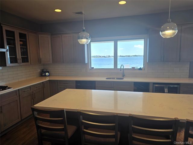75 Yacht Club Road, Babylon, NY 11702