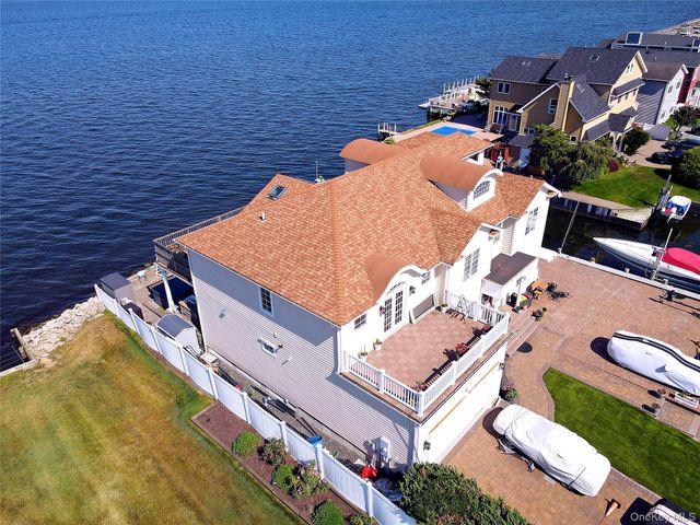 75 Yacht Club Road, Babylon, NY 11702