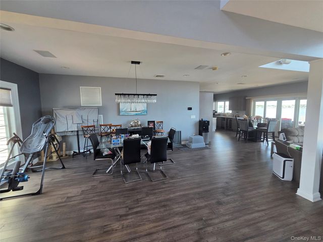 75 Yacht Club Road, Babylon, NY 11702
