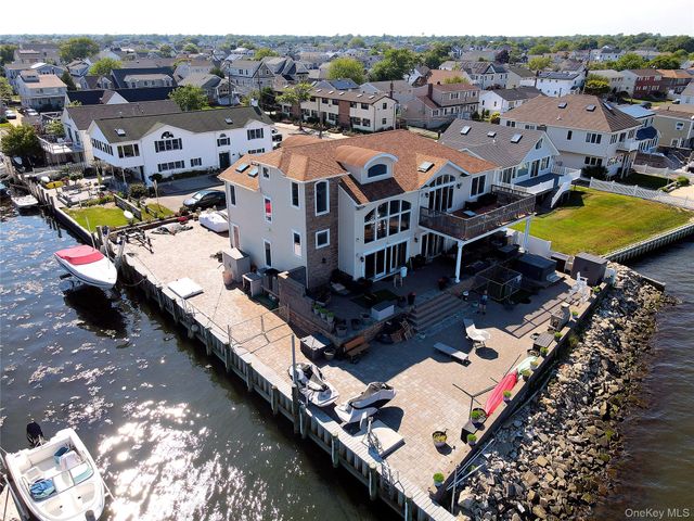 75 Yacht Club Road, Babylon, NY 11702