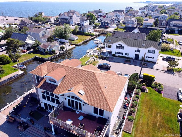 75 Yacht Club Road, Babylon, NY 11702