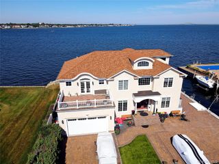 75 Yacht Club Road, Babylon, NY 11702