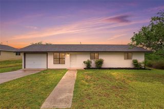 1841 Twin Oaks, Kingsland, TX 78639