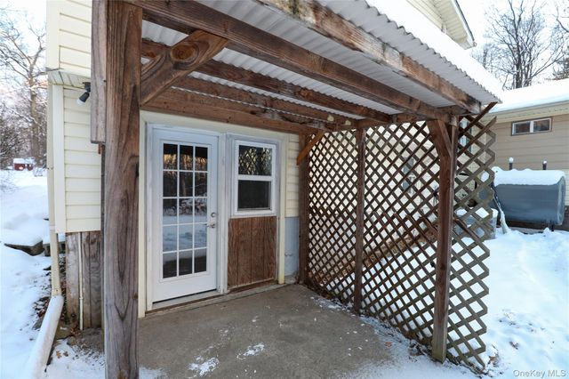 38 Roxanne Boulevard, Lloyd, NY 12528