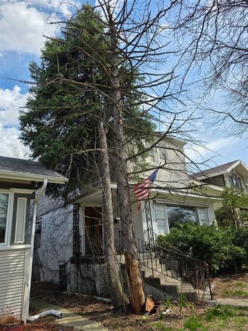 828 N Ridgeland Avenue, Oak Park, IL 60302