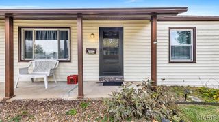 9504 Echo Lane, St Louis, MO 63114