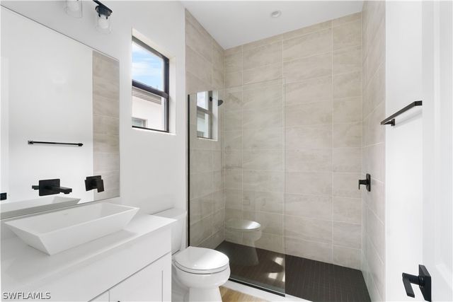 833 91st AVE N, Naples, FL 34108