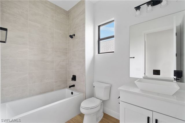 833 91st AVE N, Naples, FL 34108